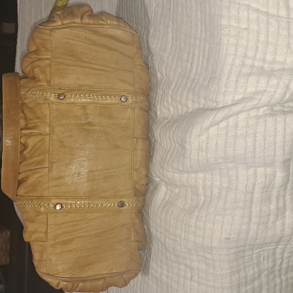 Junior Drake Large Buttersoft Leather Shoulder bag - Picture 9 of 13